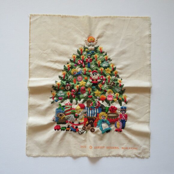 Vtg Sunset Designs Crewel Embroidered Christmas Tree Fantasy Completed No Frame - Picture 1 of 13